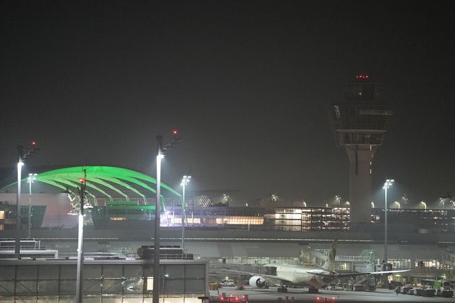 Drony paraliżują lotnisko w Monachium. Chaos na niebie i ziemi, tysiące pasażerów uziemionych