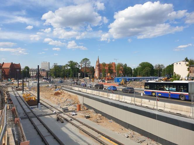 Trwa remont ulicy Kujawskiej. Drogowcy łączą tory