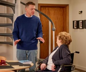 Na Wspólnej odc. 4011. Krystyna Agier (Małgorzata Knothe), Kamil Hoffer (Kazimierz Mazur)