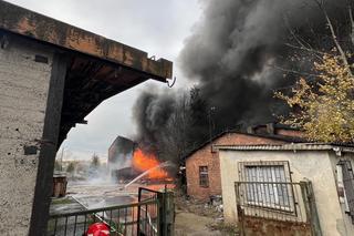 Płonie składowisko niebezpiecznych substancji 