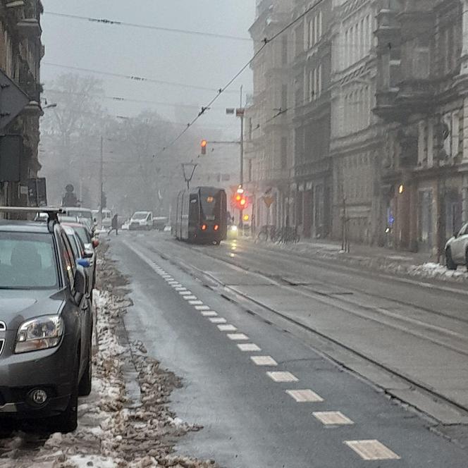 "Tramwajowy armagedon" we Wrocławiu. Awarie torowisk, tramwajów i wściekli pasażerowie MPK 