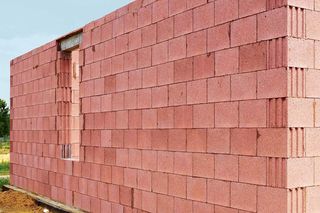 Mur z keramzytobetonu