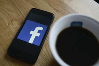 Facebook USUWA przycisk Lubię To! Kiedy zniknie, dlaczego i kogo to dotyczy?