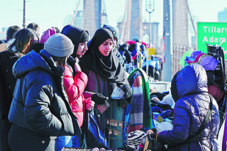 Burmistrz wyrzucił handlujących z mostu