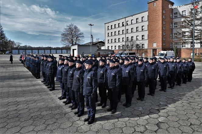 Śląska Policja przyjęła 84 policjantów. Wśród nich jest 15 kobiet