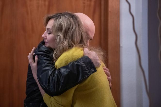 Na Wspólnej odcinek 2860, Zuza (Małgorzata Socha), Roman (Waldemar Obłoza)