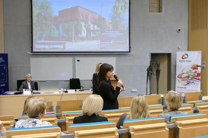 Konferencja była współorganizowana przez Powiatową Stację Sanitarno-Epidemiologiczną w Siedlcach i Uniwersytet w Siedlcach