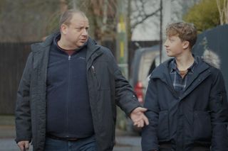 M jak miłość, odcinek 1857: Tadeusz (Bartłomiej Nowosielski), Kacper (Bartosz Ziewiec)