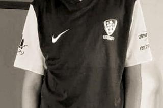 Pogrzeb 12-letniego Krzysia. Morze kwiatów na grobie młodego piłkarza