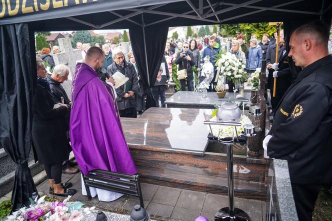 Wzruszający pogrzeb Ilony Kuśmierskiej. Ostatnie pożegnanie Jadźki z "Samych Swoich"