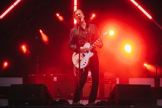 Josh Homme otworzył się na temat niedawnych problemów zdrowotnych. Muzyk Queens of the Stone Age mógł zniknąć na ponad rok! 