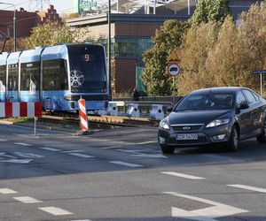 Ruszyła naprawa mostu Bernardyńskiego. Kierowcy autobusów nie mają łatwego życia