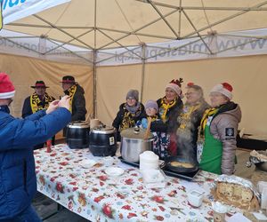 Mikołajkowy weekend w Pucku. Lodowe Lwy Morskie, jarmark i impreza świąteczna w stylu PRL! 