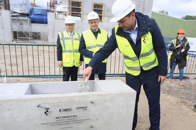 Wielka spalarnia rośnie w oczach. Prezydent wmurował akt erekcyjny 