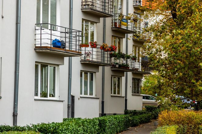 Blok przy ul. Słonecznej 50 w Warszawie