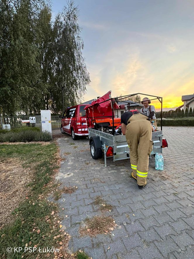 Pożar bazy transportowej w miejscowości Ławki w gminie Łuków