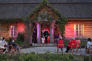 Szklany Dom w Ciekotach to niezwykłe miejsce w Górach Świętokrzyskich