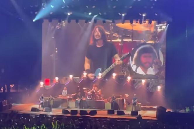 Foo Fighters zagrali dla pełnej sali i zaskoczyli coverem Radiohead. Na scenę wszedł nieoczekiwany gość