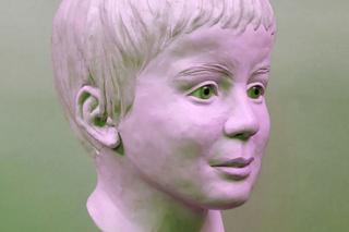 Policja wyznaczyła nagrodę za pomoc identyfikacji zmarłego chłopca