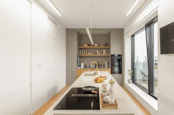 Biel, drewno i beton w kuchni