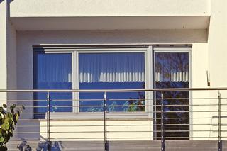 Kupujemy nowe okna balkonowe: ceny okien balkonowych do bloku lub domu