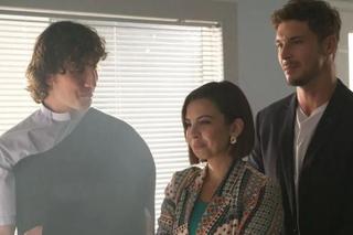 M jak miłość. Marcin (Mikołaj Roznerski), Aneta (Ilona Janyst), duchowny (Paweł Janyst)