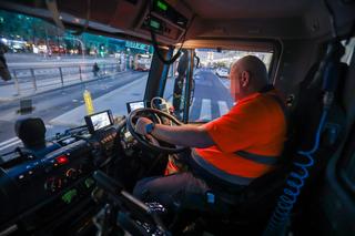 Oni sprzątali, gdy inni grillowali. Ekipa Super Expressu w nocnej akcji pucowania miasta