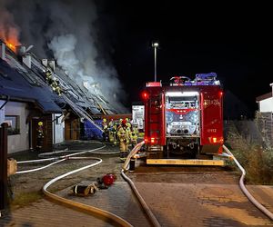 Radunica. Pożar budynku wielorodzinnego. 7 rodzin straciło dobytek życia i dach nad głową [ZDJĘCIA]