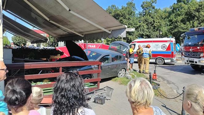 Potrącenie na chodniku w centrum Pińczowa