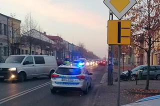 Poważny wypadek w Piotrkowie Kujawskim. Motorowerzysta potrącony przez kierowcę