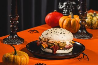 Burger King wgryza się w Halloween i prezentuje nowość: Bloody Bite Burgera