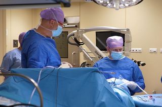 Wszczepili pacjentowi zawór w głowę