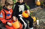 Pamiętaj o tym, gdy dziecko zbiera cukierki w Halloween. Mandat może cię zaskoczyć