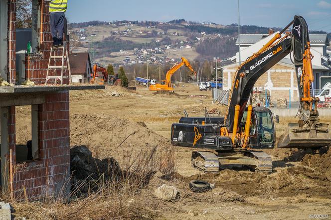  Ruszyła budowa obwodnicy Chełmca.   Nowa droga będzie gotowa za kilkanaście miesięcy