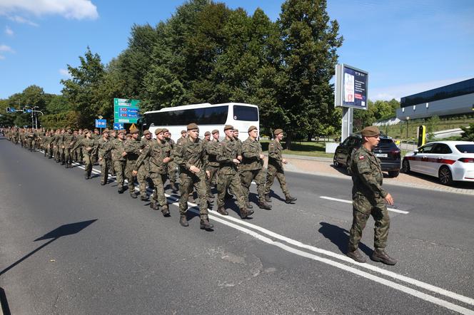 Defilada wojskowa w Katowicach i piknik. Wojewódzkie Obchody Święta Wojska Polskiego 2024