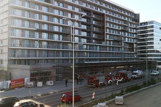 Wypadek na budowie apartamentów w centrum Białegostoku [ZDJĘCIA]