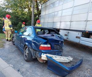 Wypadek na Niepodległości w Starachowicach. Ciężarówka zderzyła się z osobówką