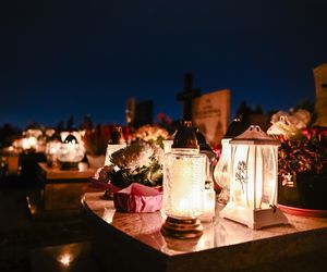 1 listopada na Cmentarzu Łostowickim w Gdańsku. Tak wygląda w dniu Wszystkich Świętych