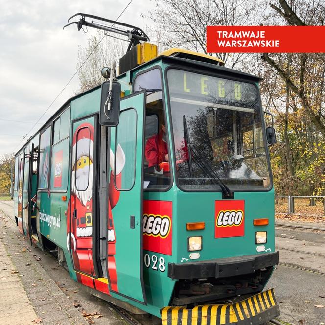 Wielka niespodzianka na warszawskich torach. Świąteczny tramwaj LEGO. Kiedy ruszy w trasę?