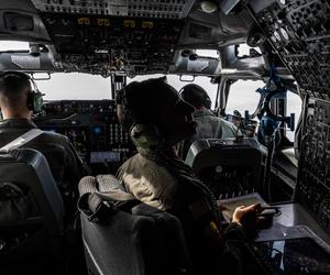 kabina pilotów E-3A AWACS należącego do NATO