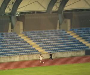 W kilka dni 8 mln osób zobaczyło bydgoski stadion w reklamie. Apple szukało do spotu takiego niezbyt nowoczesnego  