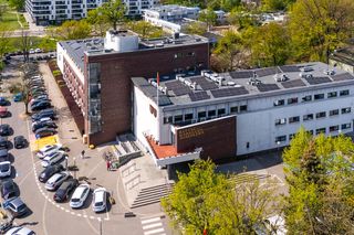 Ratusz dzielnicy Białołęka w Warszawie