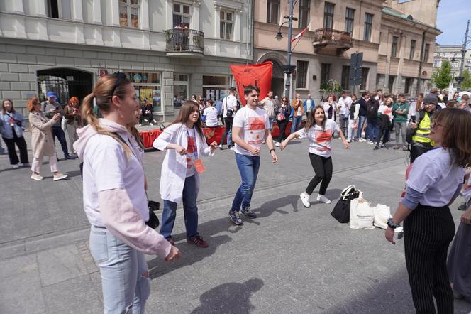 Pochód Juwenaliowy Łódzkich Uczelni. Studenci przejęli Łódź! [ZDJĘCIA]