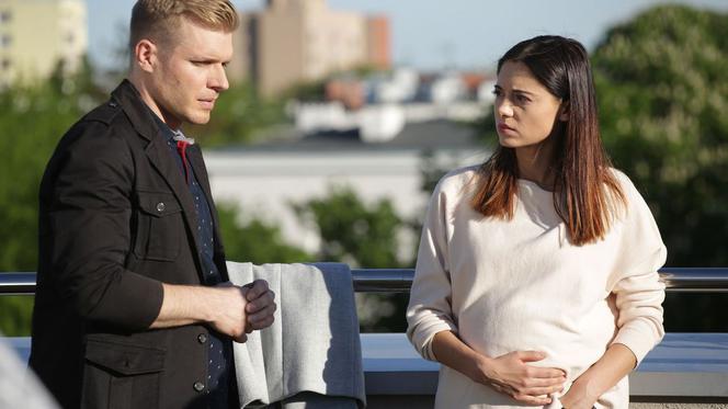 M jak miłość, odcinek 1329: Iza, Artur i Maja będą rodziną 