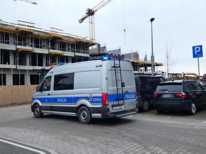 Tragiczny wypadek na placu budowy. Mężczyzna potrącony przez ciężarówkę. Nie żyje