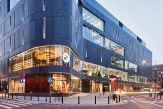 Plac Defilad w Warszawie pomiędzy PKiN a ul. Marszałkowską. Po prawej stronie budowa MSN, proj. Thomas Phifer and Partners