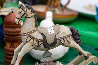 Pierwsza w tym roku Giełda Staroci we Wrocławiu już w ten weekend. Zobacz, jakie skarby można tu znaleźć