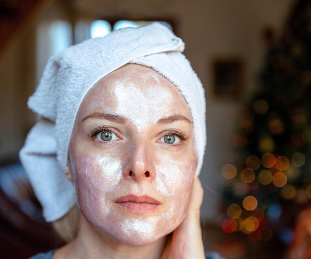 Maska, która była hitem PRL-u. Pomaga z trądzikiem i zmarszczkami