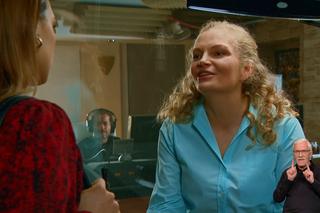 Barwy szczęścia, odc. 2716: Klara (Olga Jankowska), dziennikarka (Aleksandra Derda) 