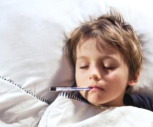 Kilkuletnie dziecko ucierpiało po kontakcie z rtęcią. W domu rozbił się termometr